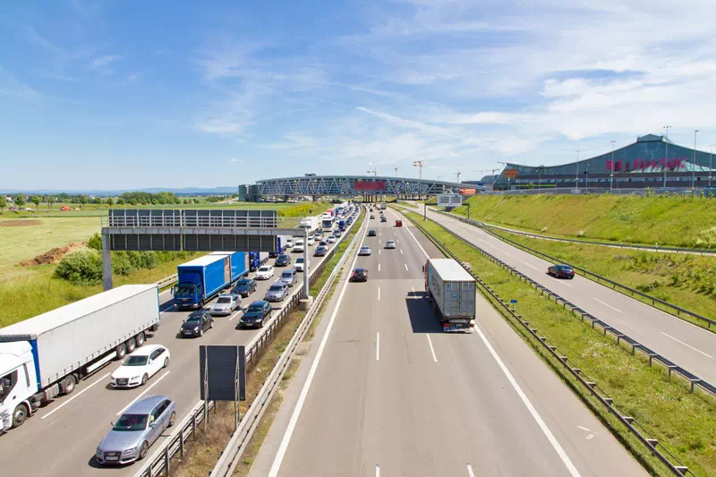 Trasporti-di-allestimenti-fieristici-per-fiere-e-grandi-eventi-organizzati-da-TSL-International-Srl Trasporti di allestimenti fieristici per fiere e grandi eventi organizzati da TSL International Srl